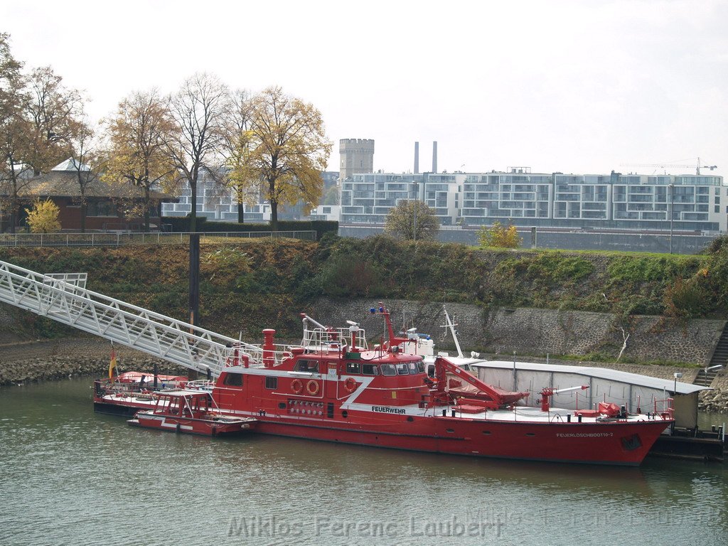 Feuerloeschboot 10-2      P013.JPG